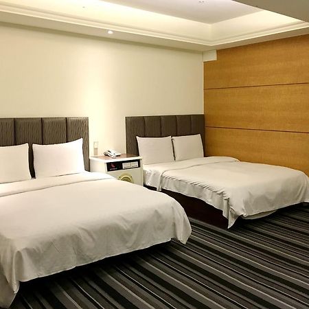 Zaw Jung Business Hotel Taichung Exteriör bild