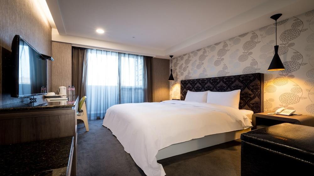 Zaw Jung Business Hotel Taichung Exteriör bild