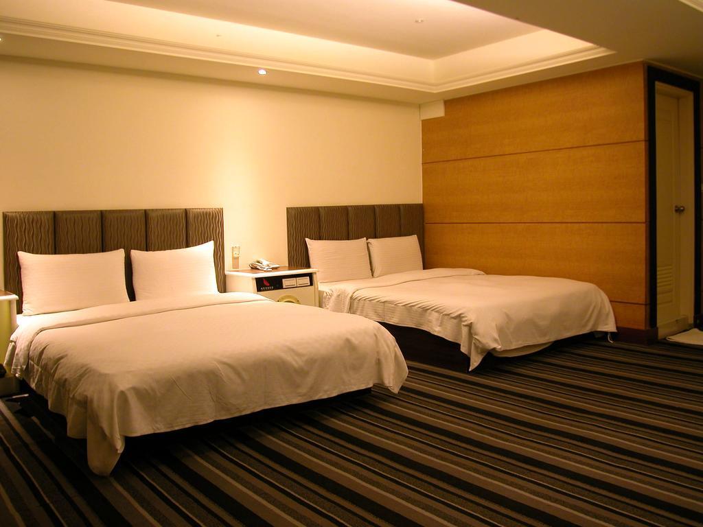 Zaw Jung Business Hotel Taichung Exteriör bild