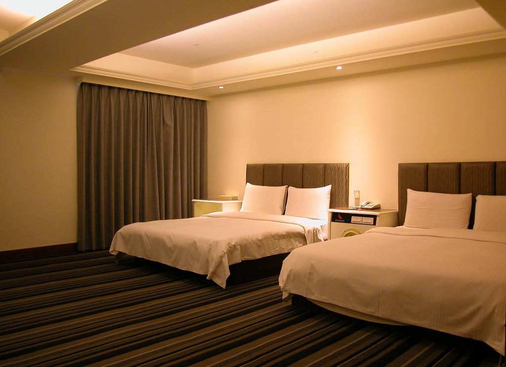 Zaw Jung Business Hotel Taichung Exteriör bild