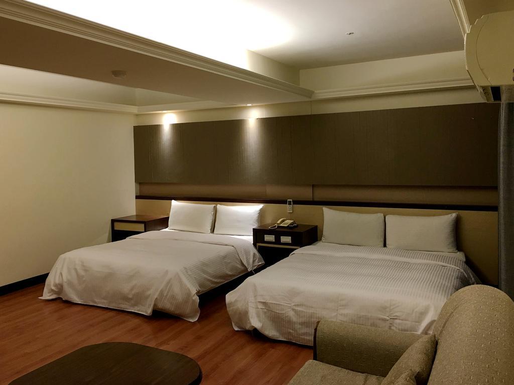 Zaw Jung Business Hotel Taichung Exteriör bild