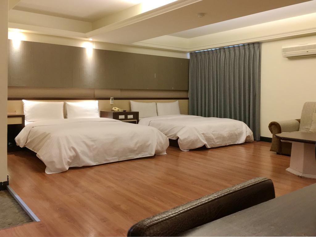 Zaw Jung Business Hotel Taichung Exteriör bild