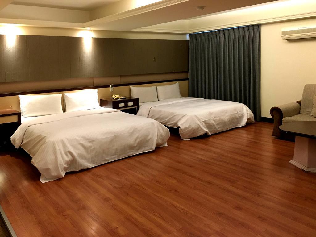 Zaw Jung Business Hotel Taichung Exteriör bild