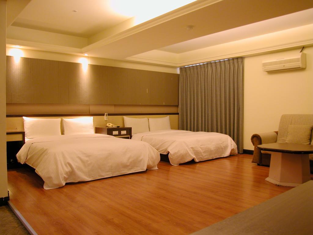 Zaw Jung Business Hotel Taichung Exteriör bild